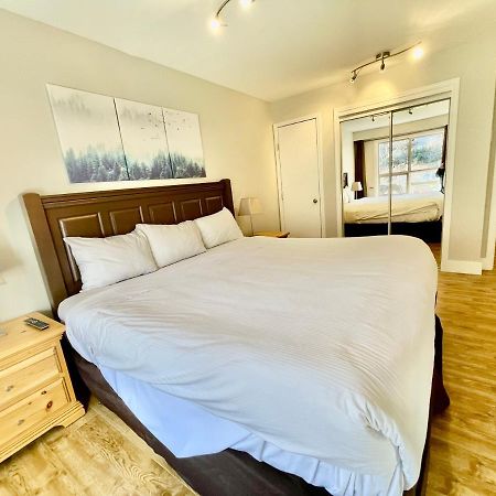 Best Ski In Ski Out Condo At Вістлер Екстер'єр фото
