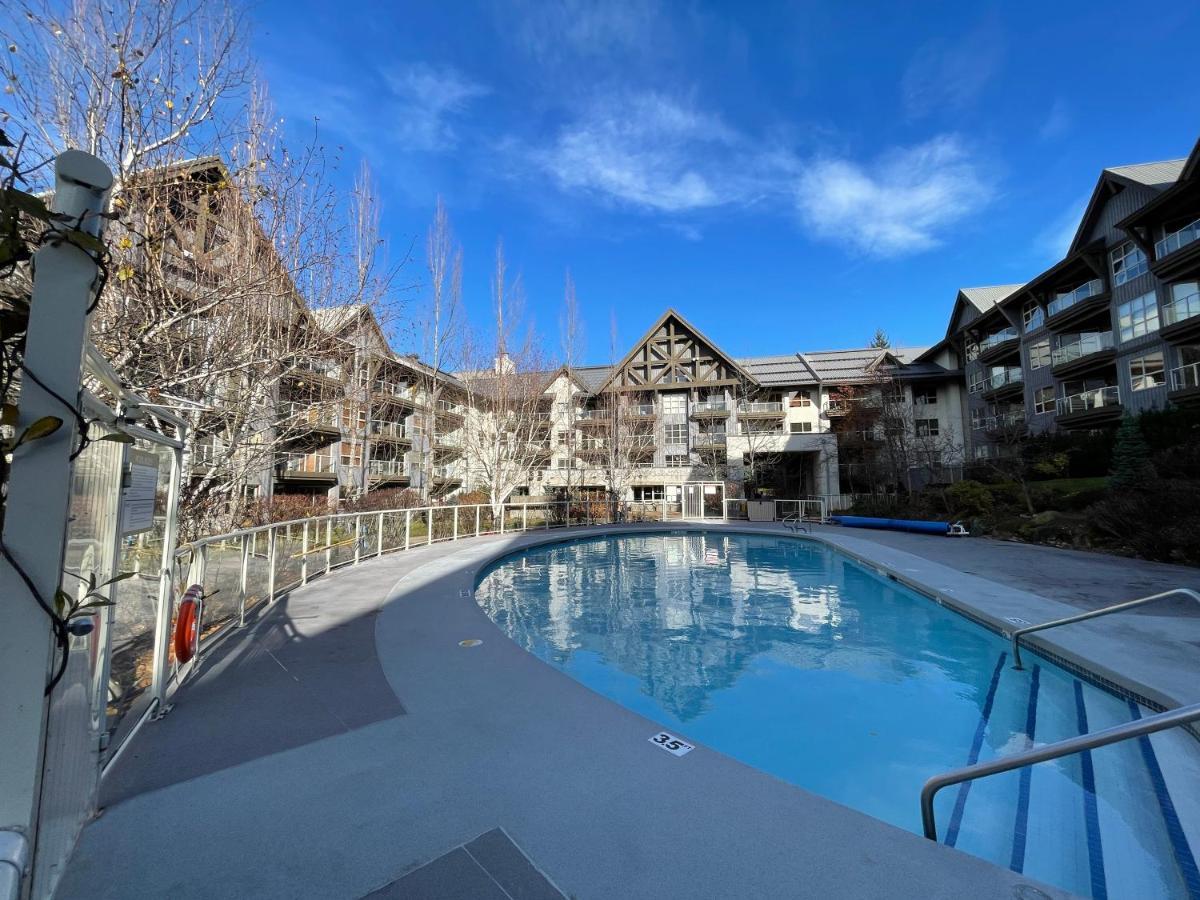 Best Ski In Ski Out Condo At Вістлер Екстер'єр фото
