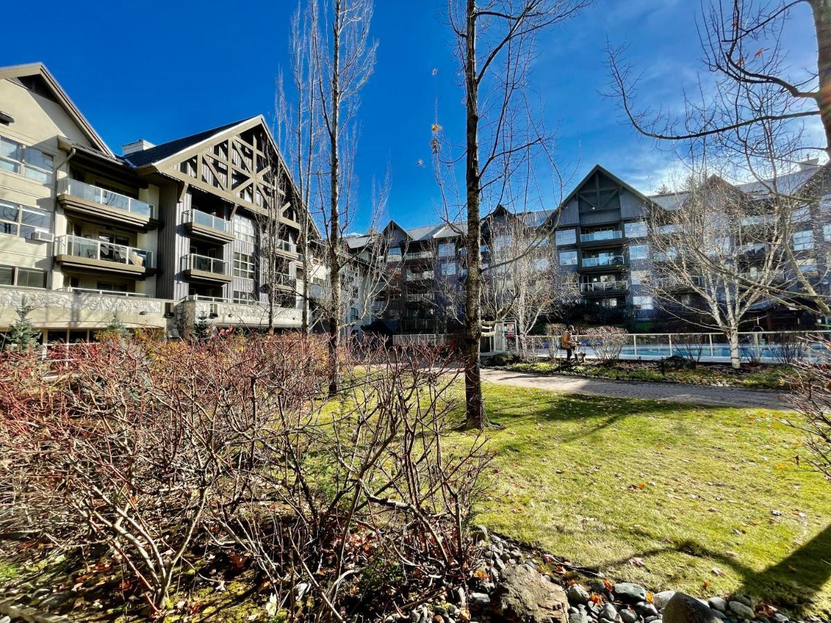 Best Ski In Ski Out Condo At Вістлер Екстер'єр фото