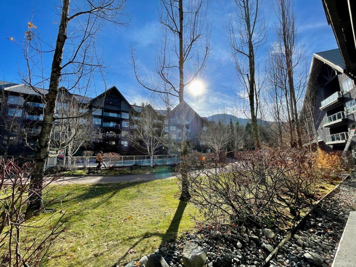 Best Ski In Ski Out Condo At Вістлер Екстер'єр фото